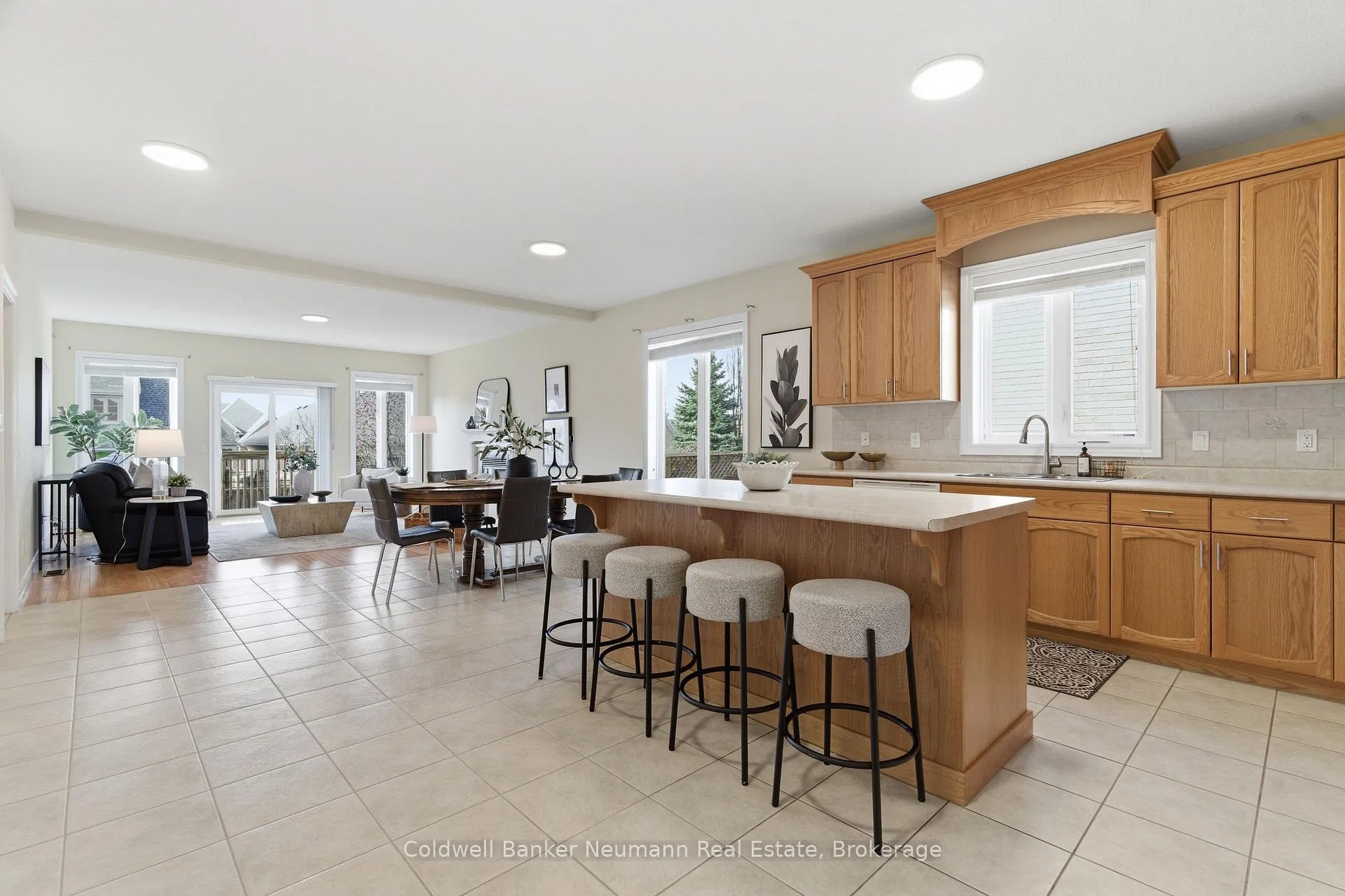 Photo 5 of 14 Sweeney Drive, Guelph, Kortright East — HOMEH