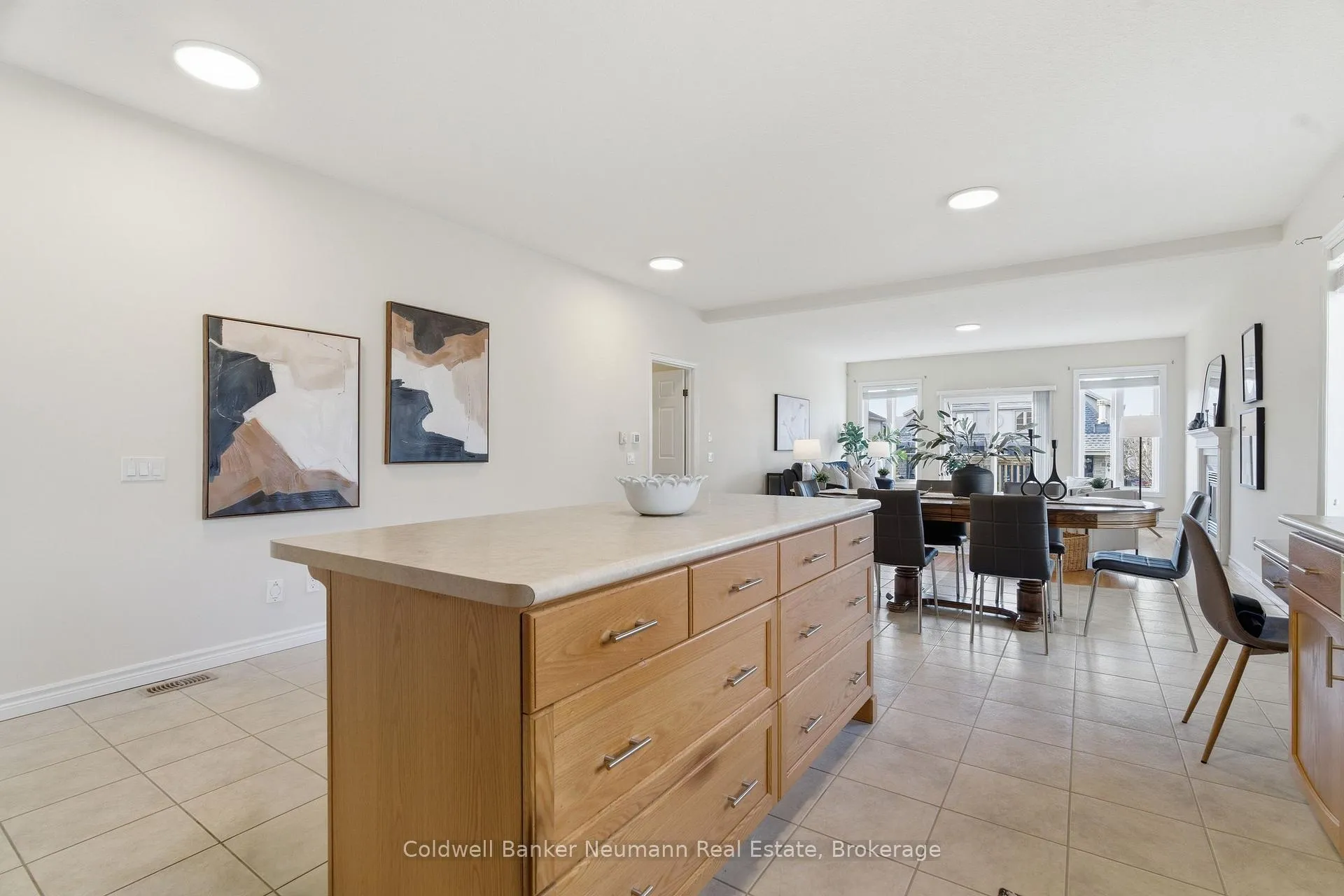 Photo 8 of 14 Sweeney Drive, Guelph, Kortright East — HOMEH