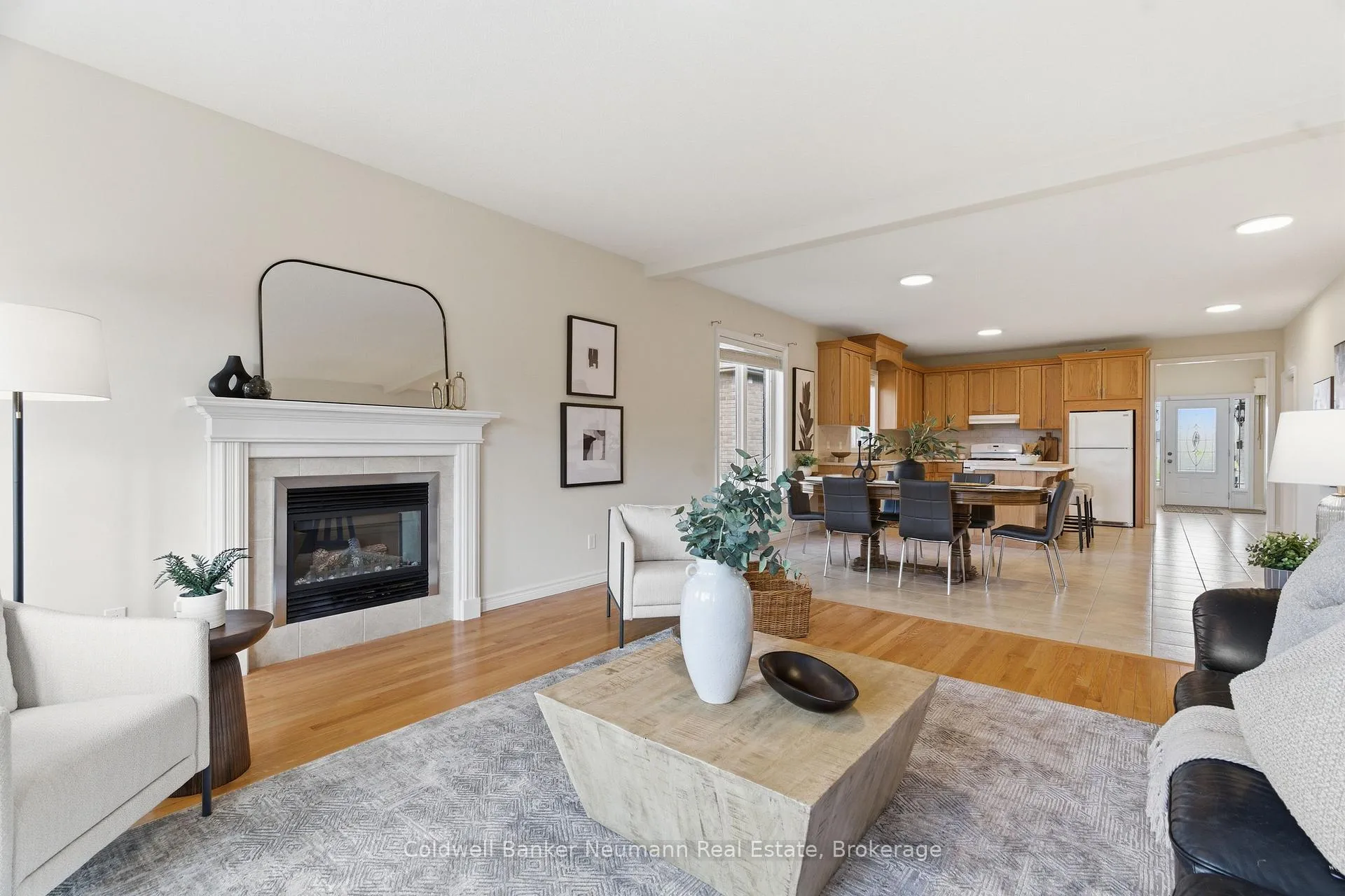Photo 11 of 14 Sweeney Drive, Guelph, Kortright East — HOMEH