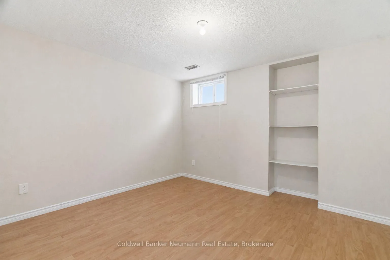 Photo 20 of 14 Sweeney Drive, Guelph, Kortright East — HOMEH