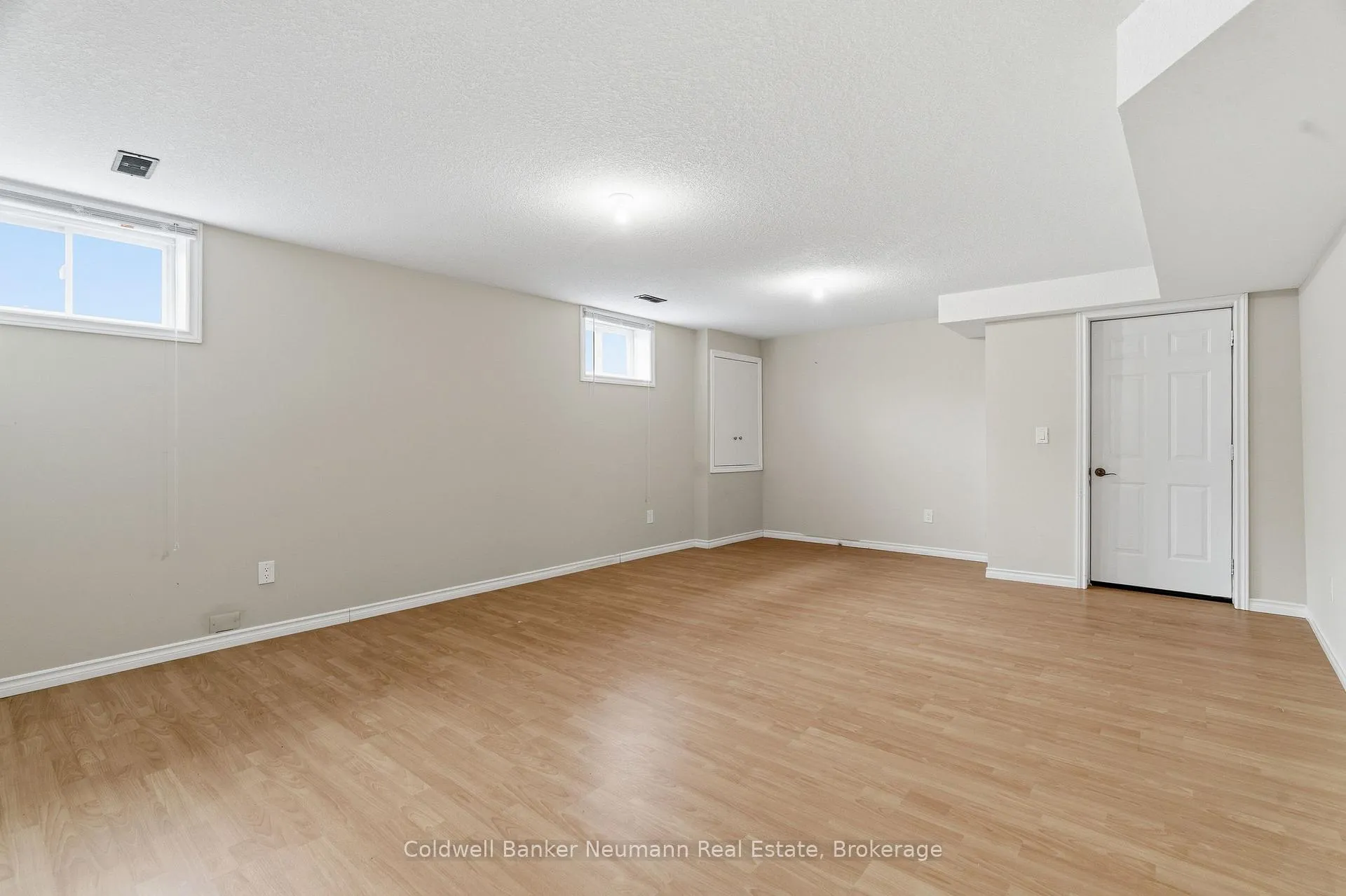 Photo 22 of 14 Sweeney Drive, Guelph, Kortright East — HOMEH