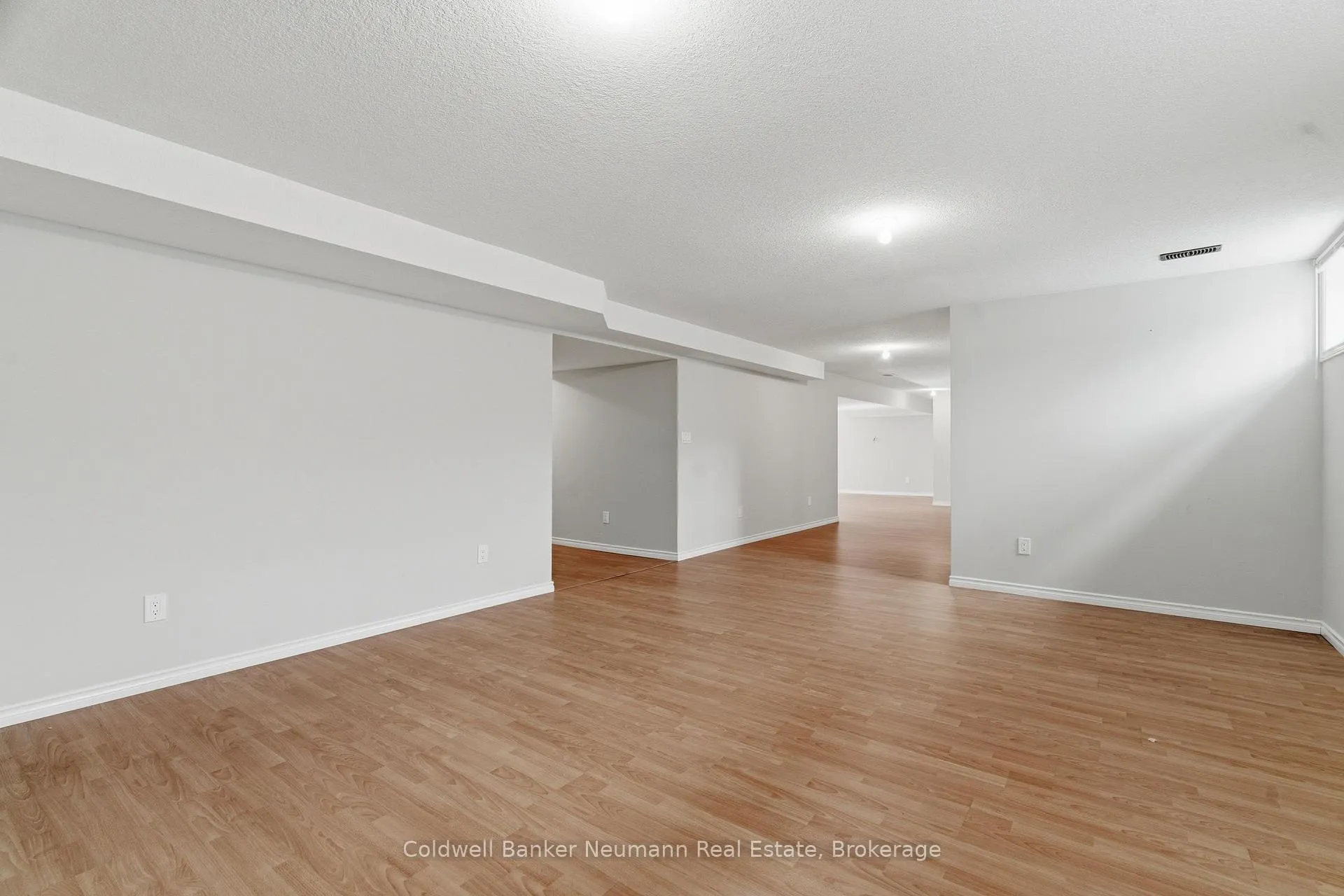 Photo 23 of 14 Sweeney Drive, Guelph, Kortright East — HOMEH