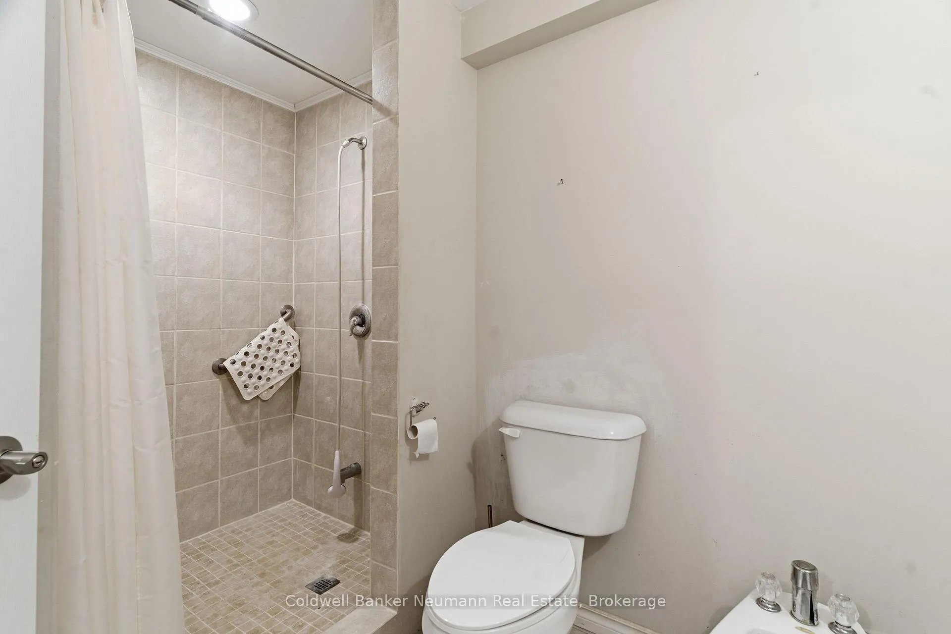 Photo 24 of 14 Sweeney Drive, Guelph, Kortright East — HOMEH