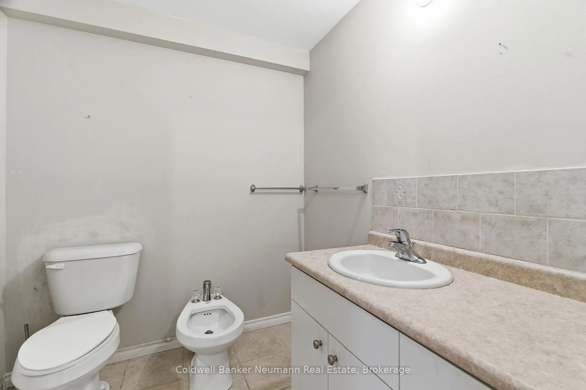 Photo 25 of 14 Sweeney Drive, Guelph, Kortright East — HOMEH