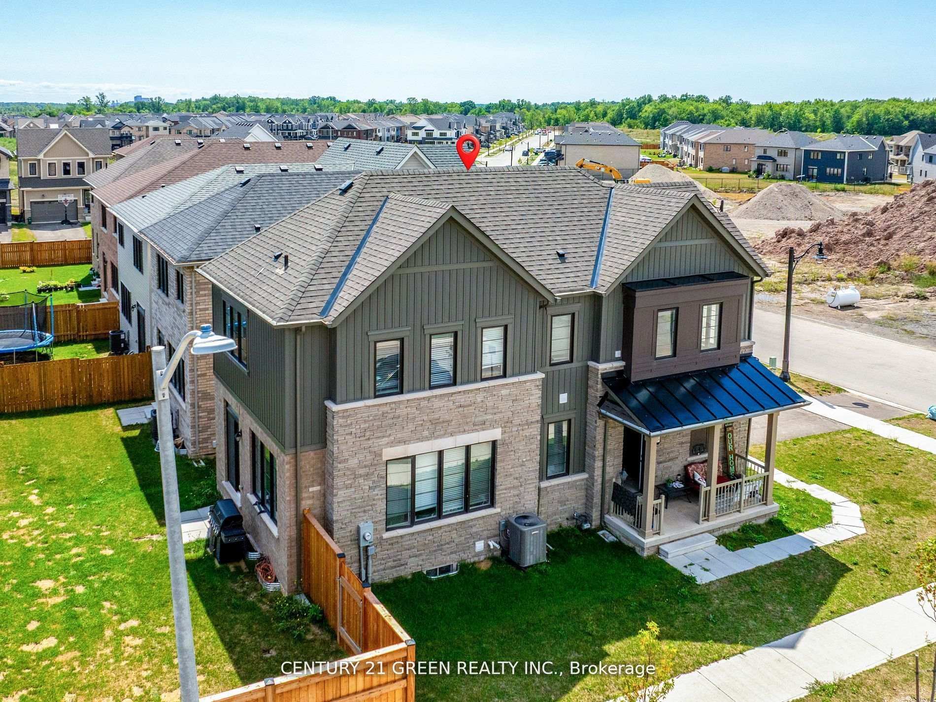 Photo 3 of 414 Eastbridge Avenue, Welland, Dain City — HOMEH