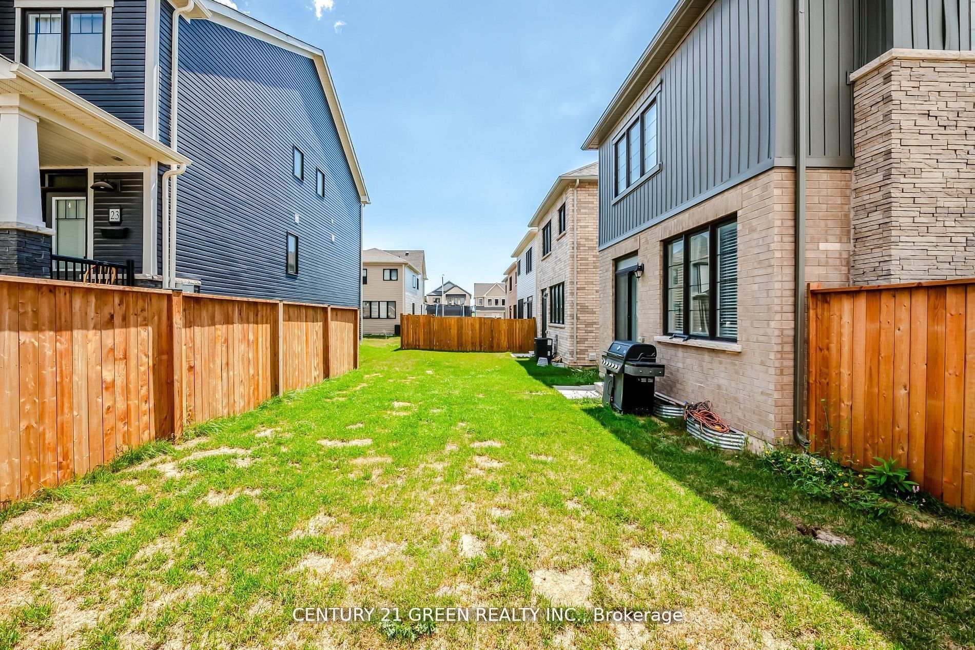 Photo 36 of 414 Eastbridge Avenue, Welland, Dain City — HOMEH