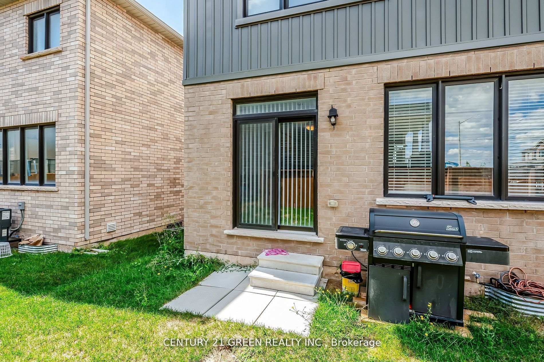 Photo 37 of 414 Eastbridge Avenue, Welland, Dain City — HOMEH