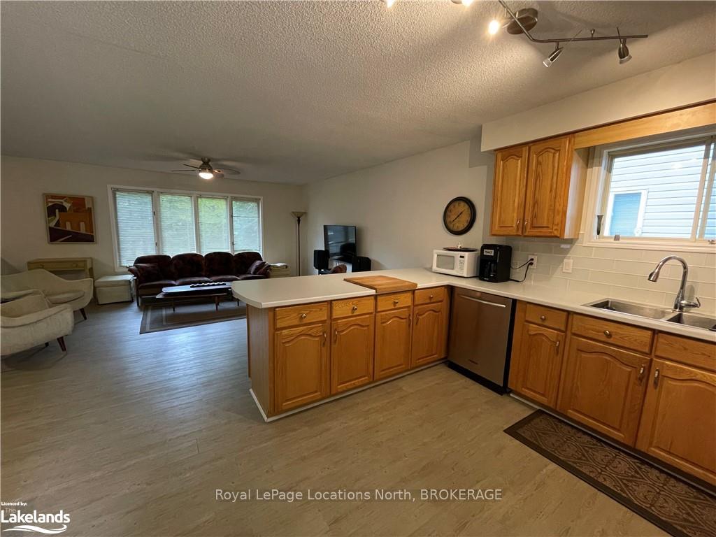 Photo 15 of 24 55TH Street S, Wasaga Beach — HOMEH