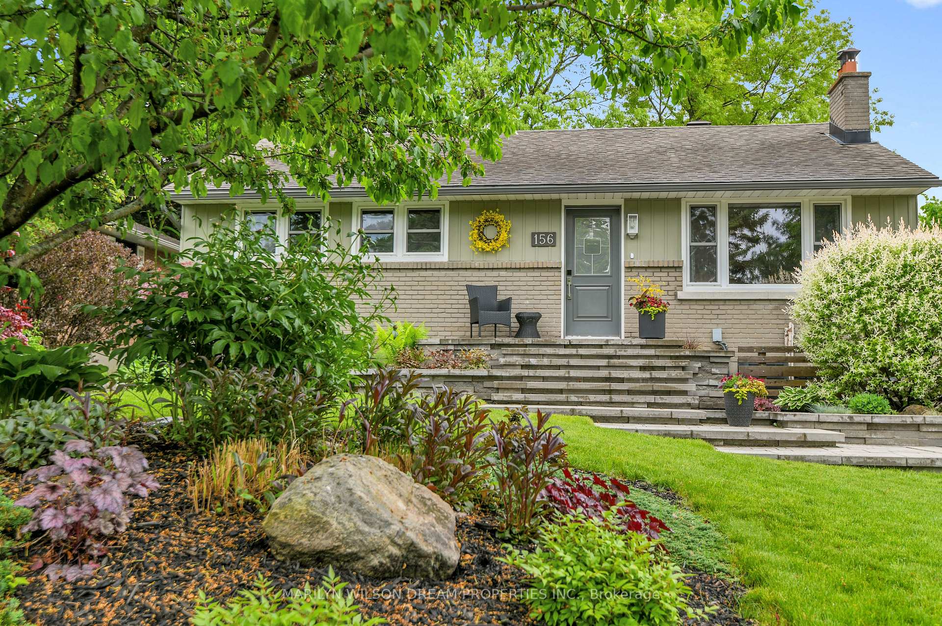 Photo 3 of 156 Dahlia Avenue, Ottawa, Applewood Acres — HOMEH