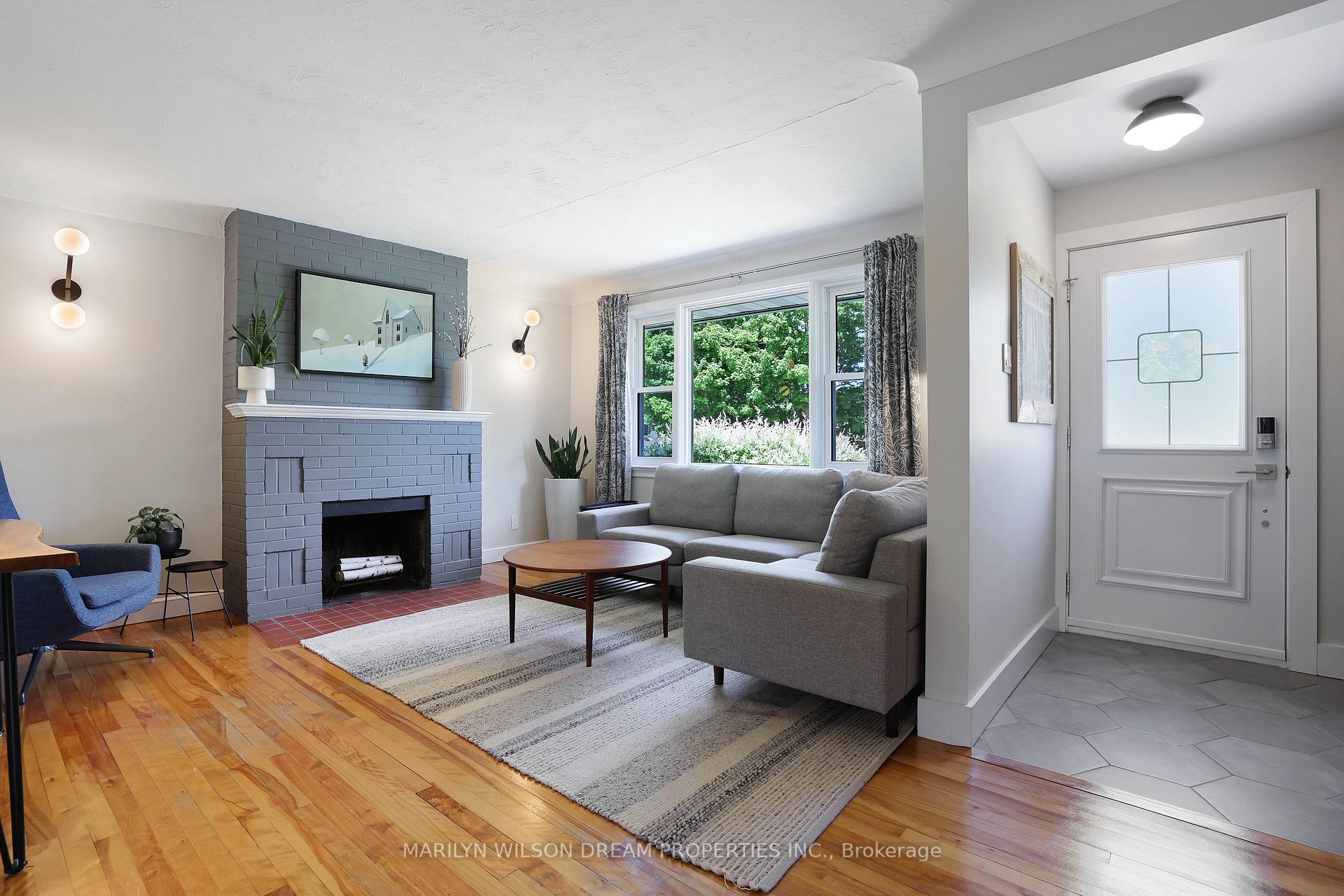 Photo 9 of 156 Dahlia Avenue, Ottawa, Applewood Acres — HOMEH