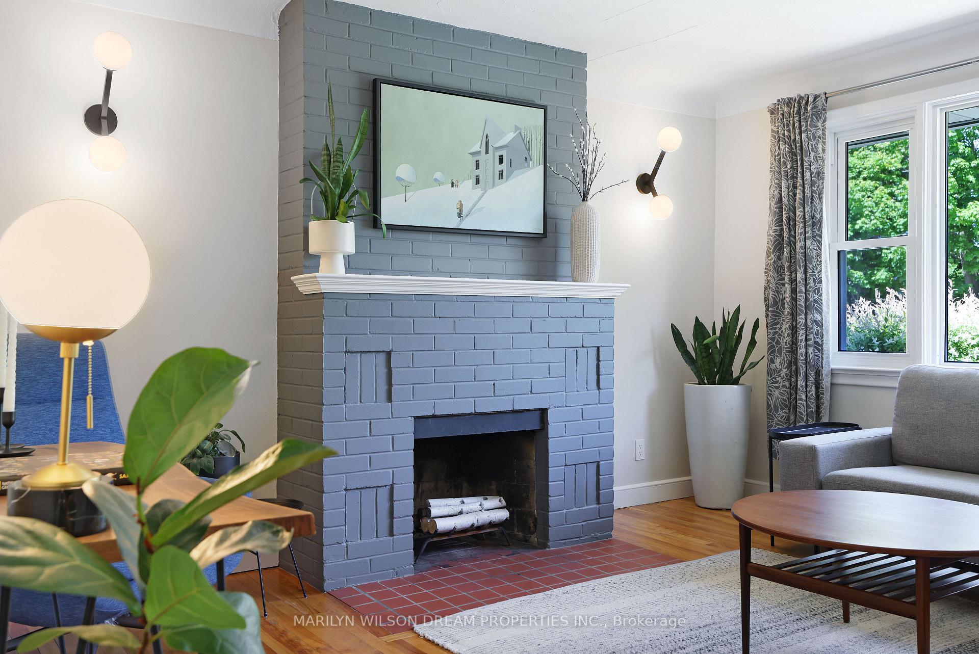 Photo 2 of 156 Dahlia Avenue, Ottawa, Applewood Acres — HOMEH