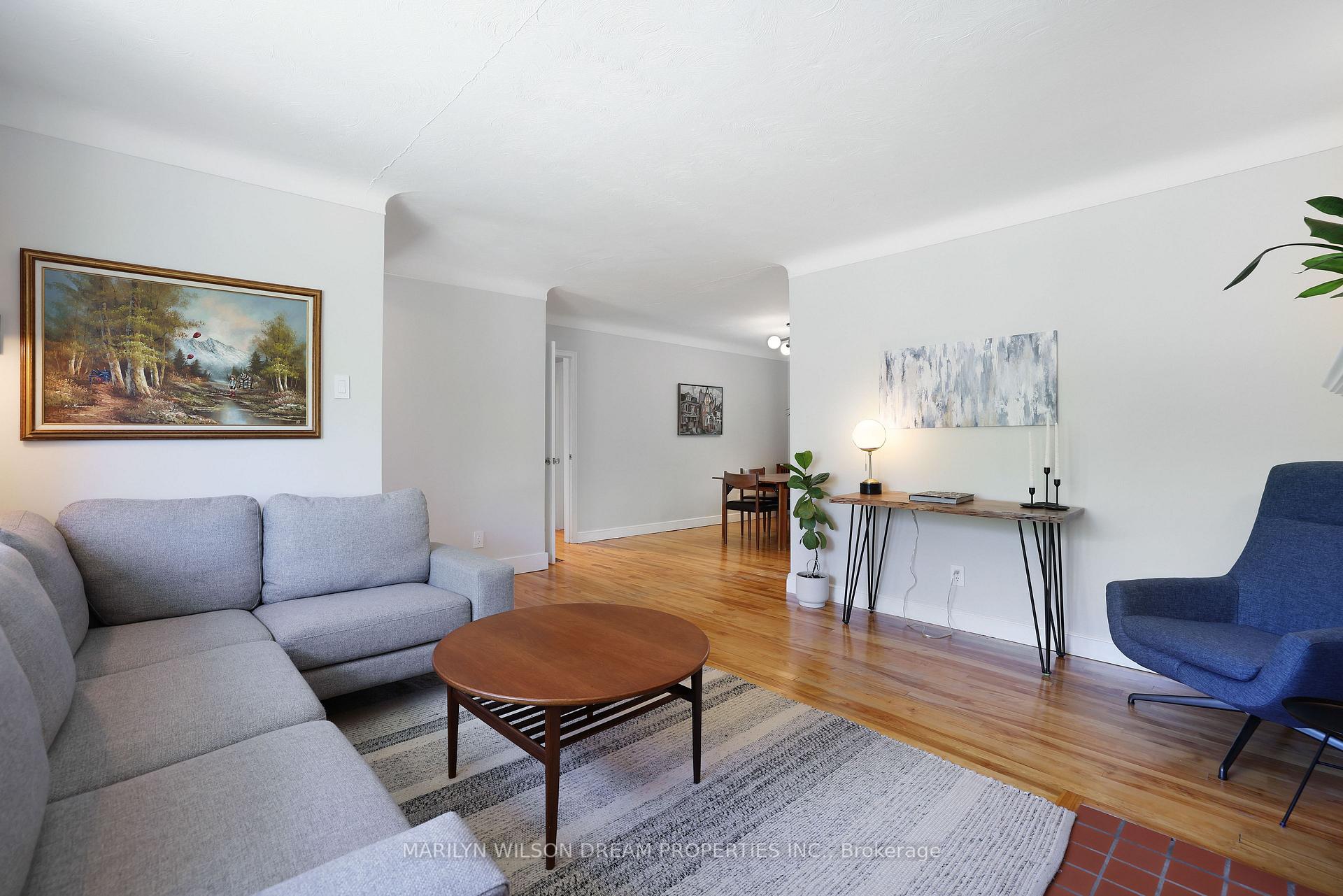 Photo 4 of 156 Dahlia Avenue, Ottawa, Applewood Acres — HOMEH