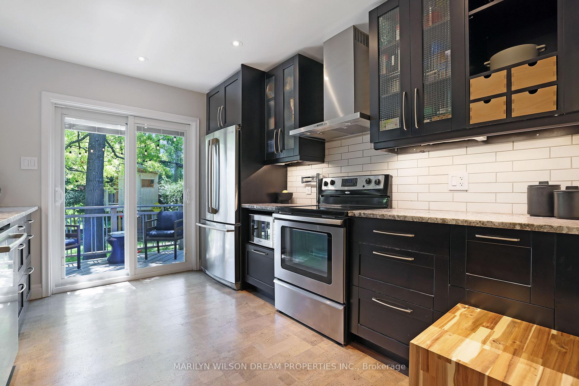 Photo 13 of 156 Dahlia Avenue, Ottawa, Applewood Acres — HOMEH