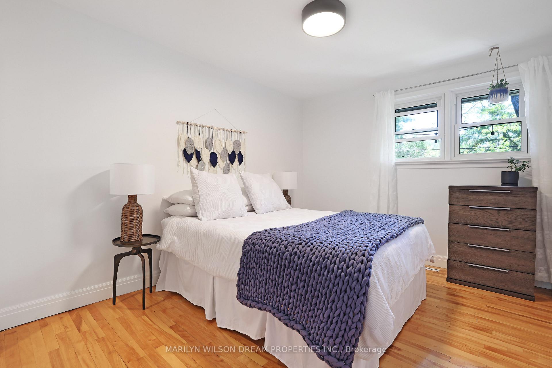 Photo 16 of 156 Dahlia Avenue, Ottawa, Applewood Acres — HOMEH