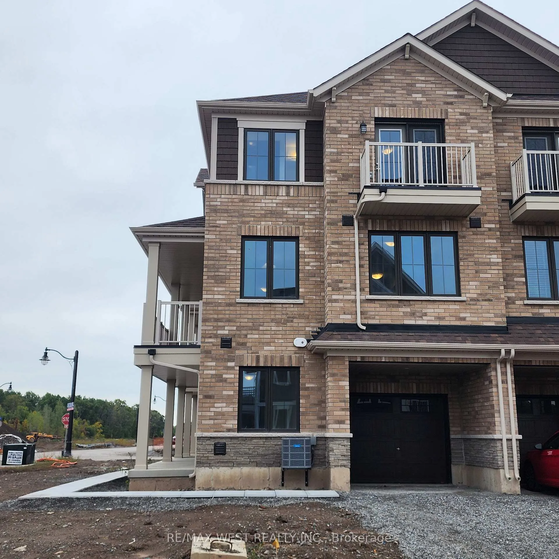 Photo 1 of 5 Pogie Drive, Welland, Dain City — HOMEH