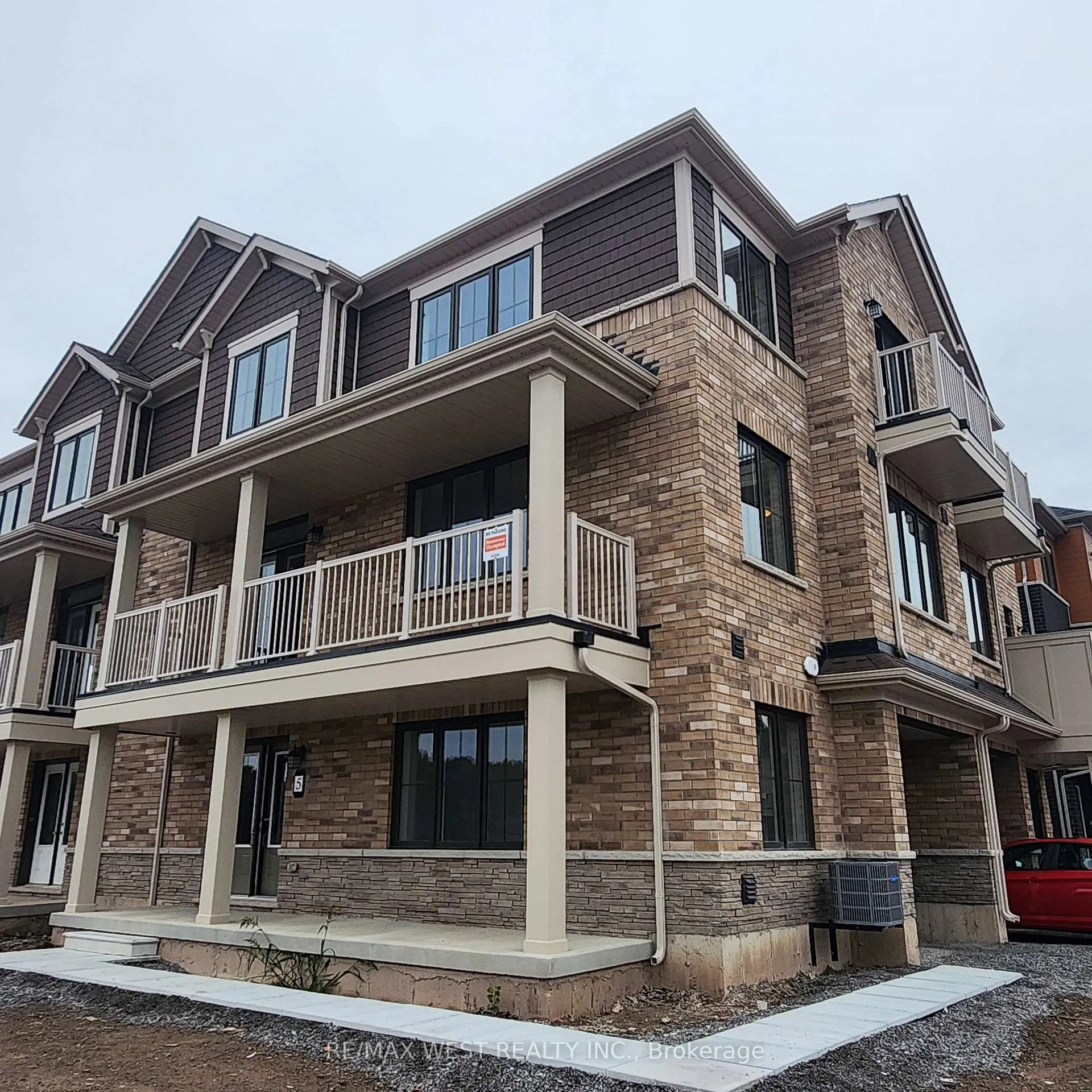 Photo 3 of 5 Pogie Drive, Welland, Dain City — HOMEH