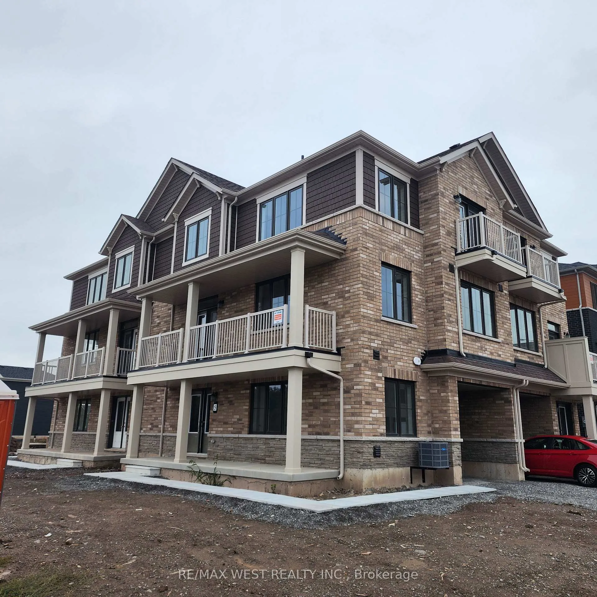 Photo 4 of 5 Pogie Drive, Welland, Dain City — HOMEH
