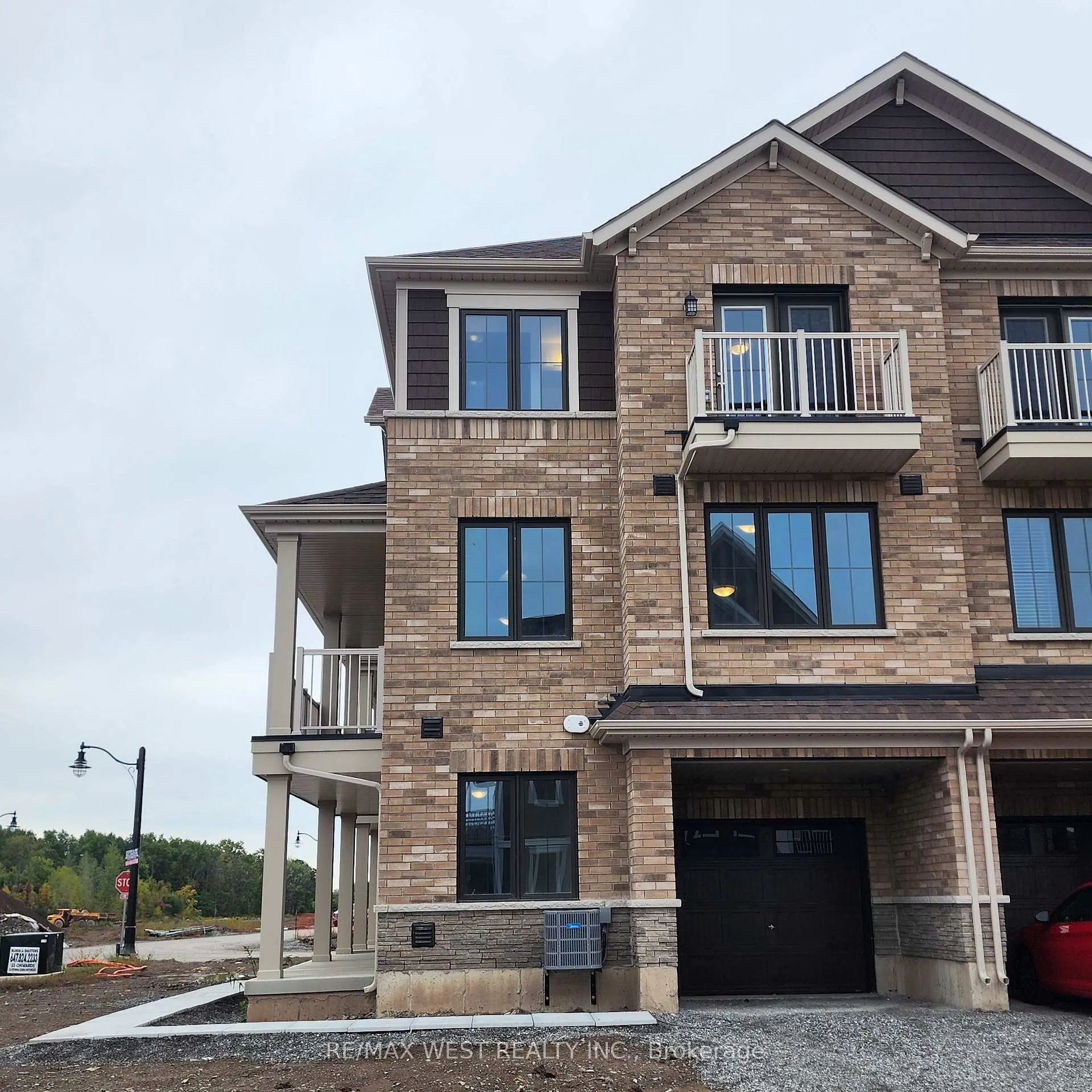 Photo 5 of 5 Pogie Drive, Welland, Dain City — HOMEH