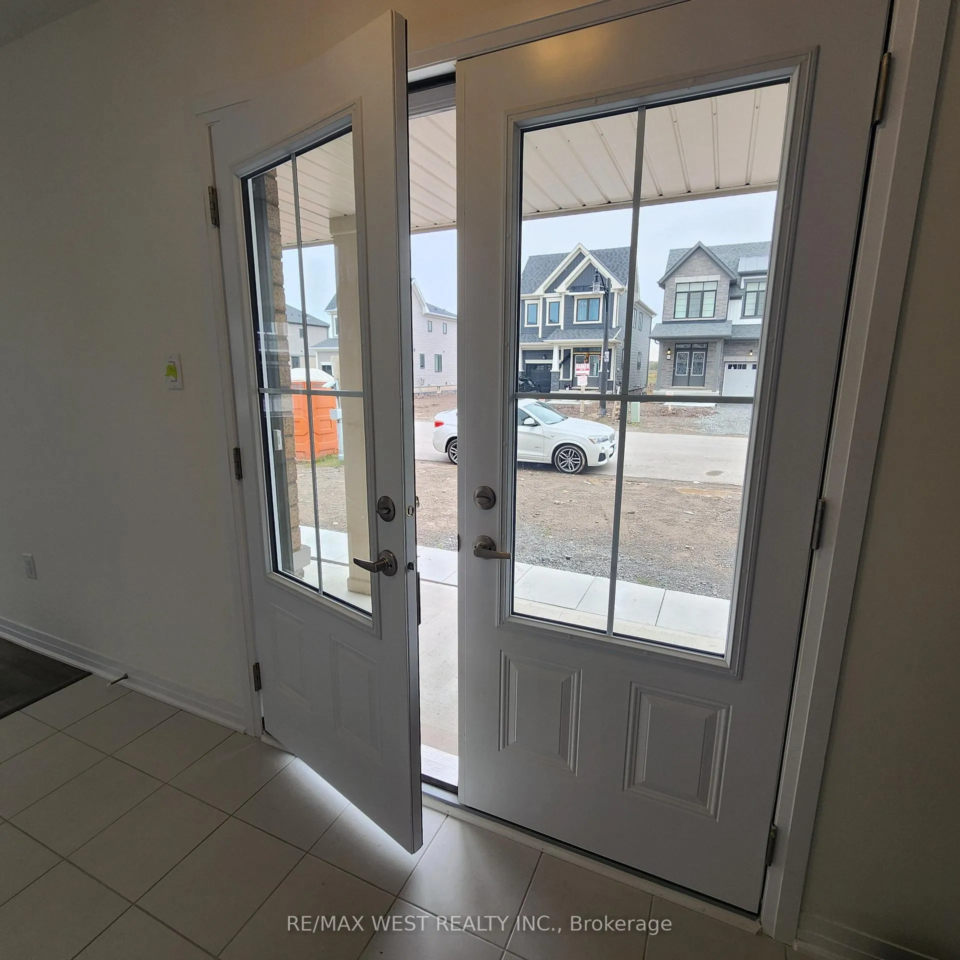 Photo 6 of 5 Pogie Drive, Welland, Dain City — HOMEH