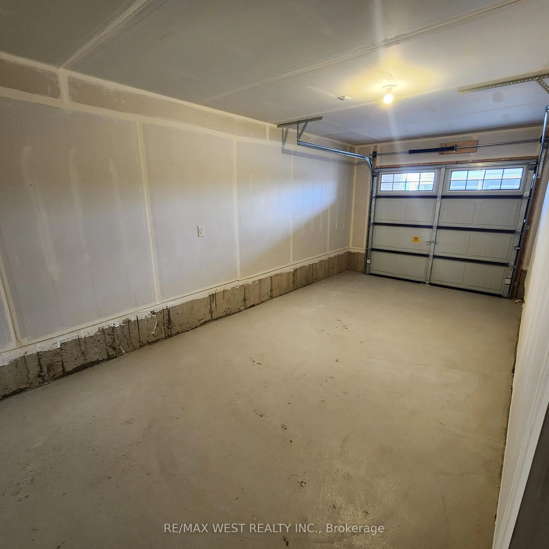 Photo 40 of 5 Pogie Drive, Welland, Dain City — HOMEH