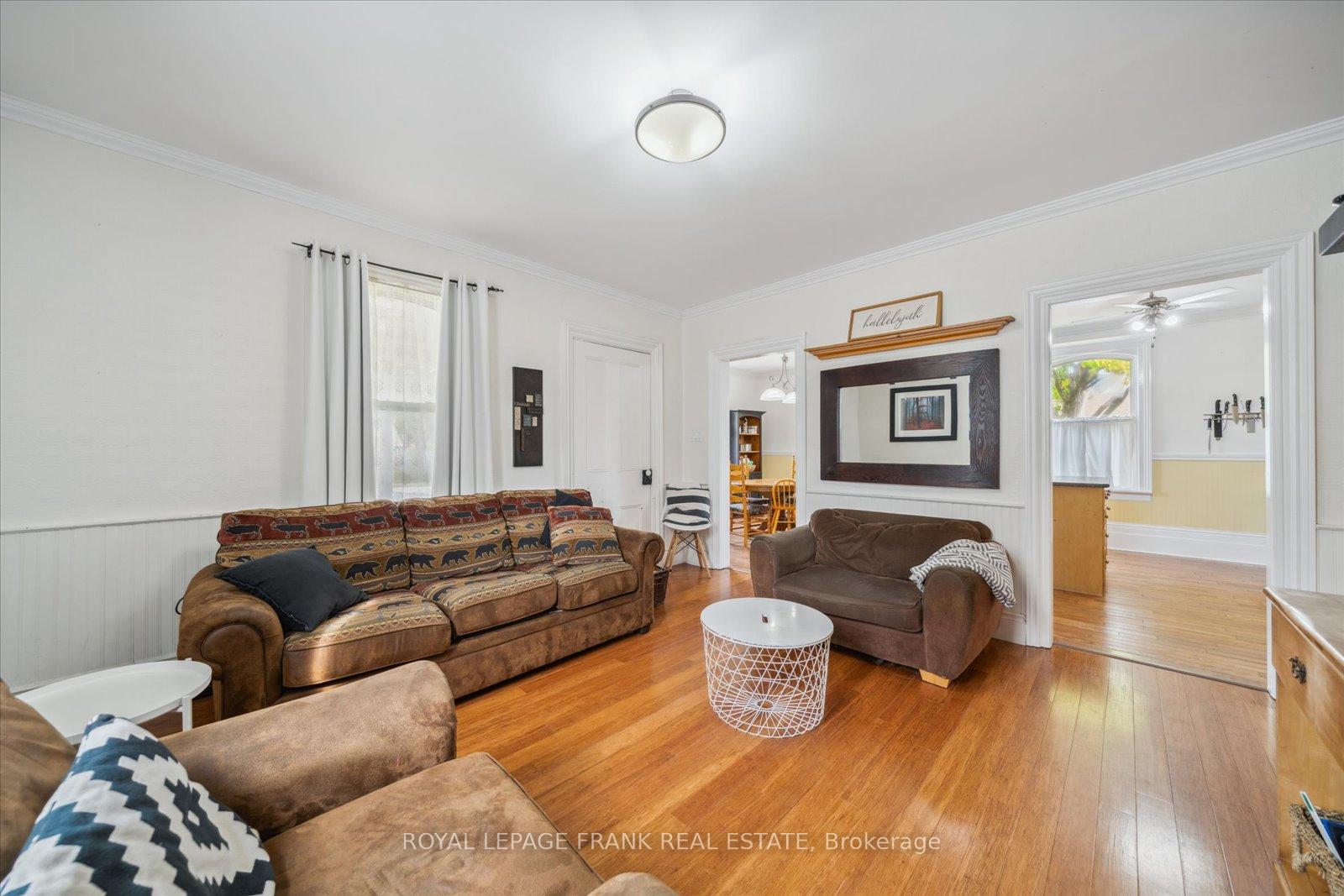 Photo 15 of 210 Brock Street W, Uxbridge — HOMEH