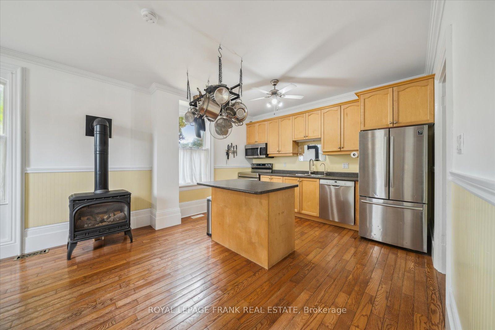 Photo 17 of 210 Brock Street W, Uxbridge — HOMEH