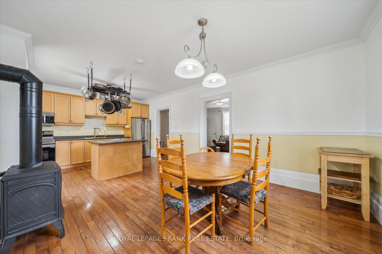 Photo 23 of 210 Brock Street W, Uxbridge — HOMEH