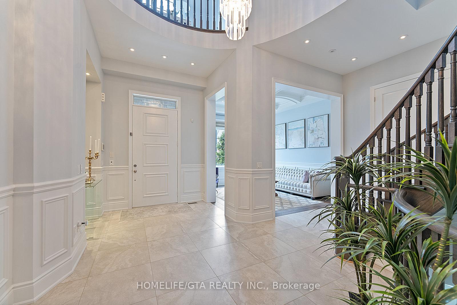 Photo 3 of 388 Woodgate Pines Drive, Vaughan, Kleinburg — HOMEH