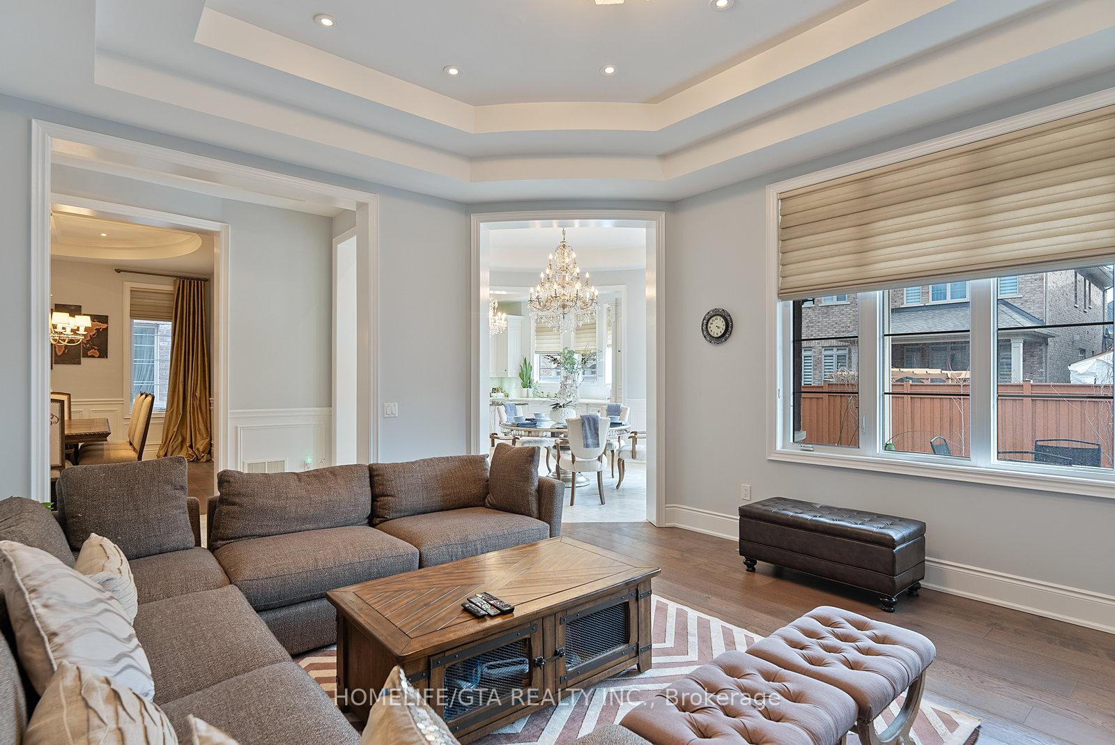 Photo 12 of 388 Woodgate Pines Drive, Vaughan, Kleinburg — HOMEH