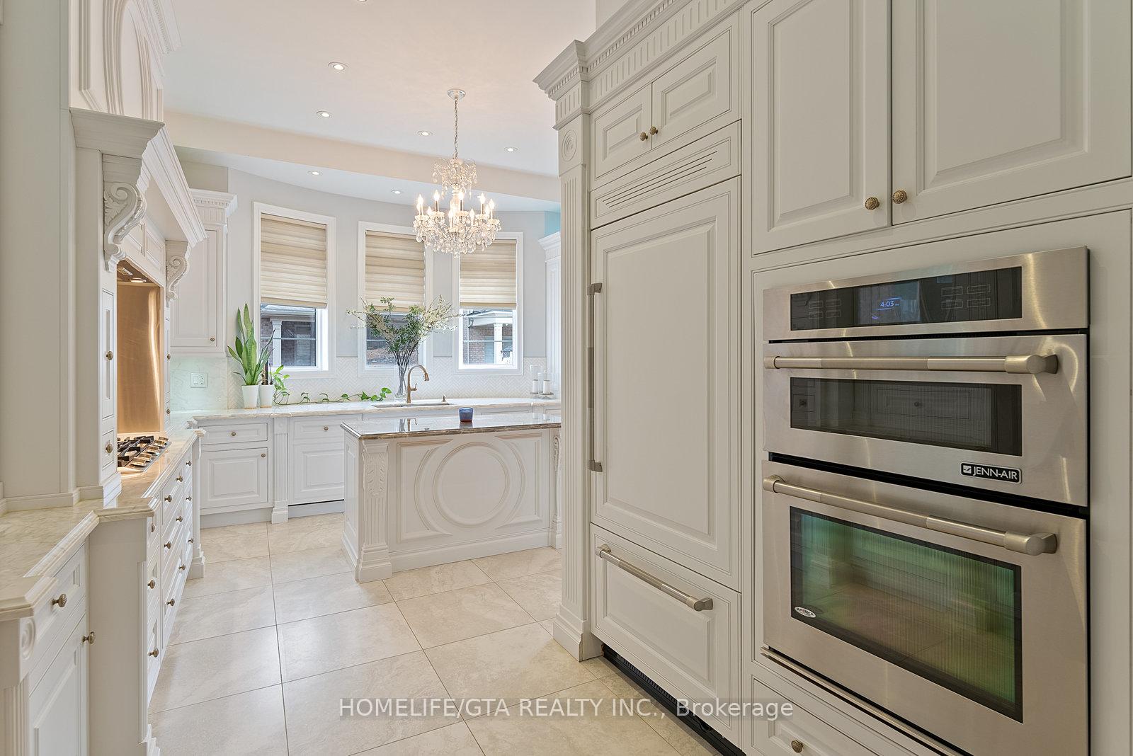 Photo 18 of 388 Woodgate Pines Drive, Vaughan, Kleinburg — HOMEH
