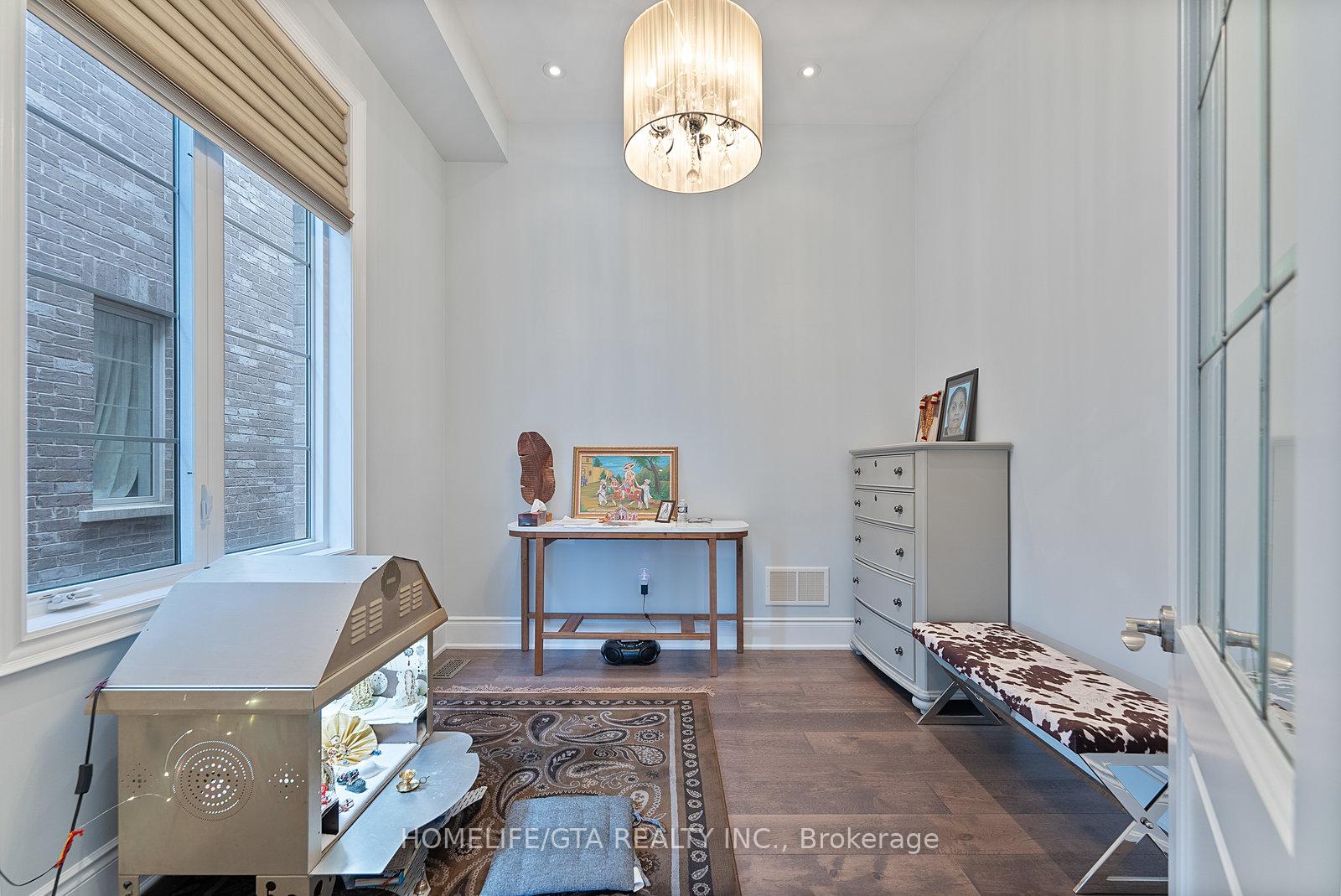 Photo 22 of 388 Woodgate Pines Drive, Vaughan, Kleinburg — HOMEH