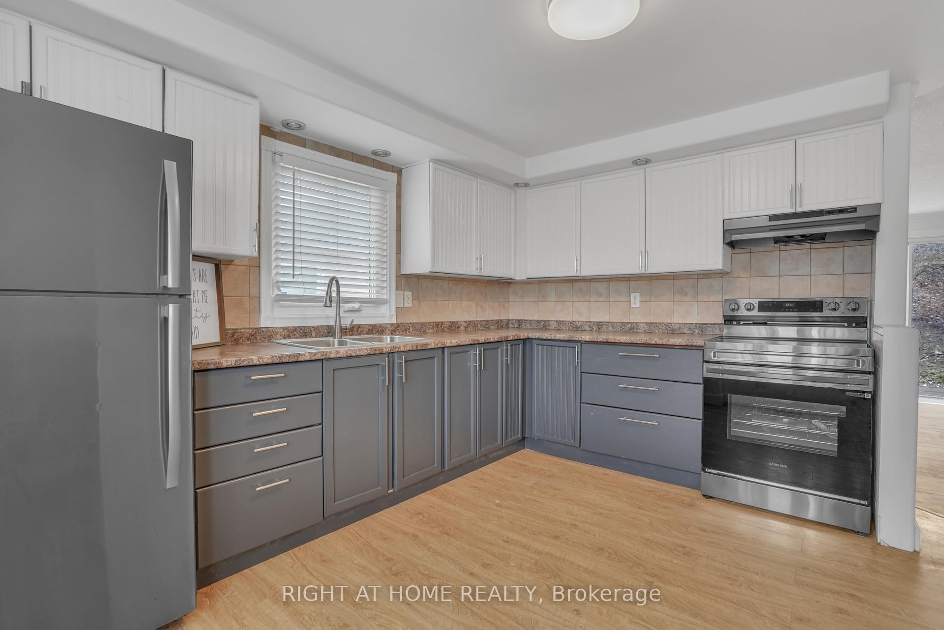 Photo 17 of 192 Edgehill (Upper) Drive, Barrie, 400 North — HOMEH