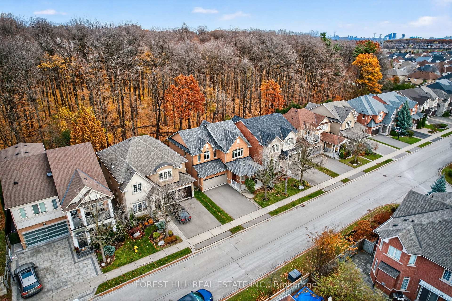 Photo 2 of 53 Couture Gardens, Vaughan, Patterson — HOMEH