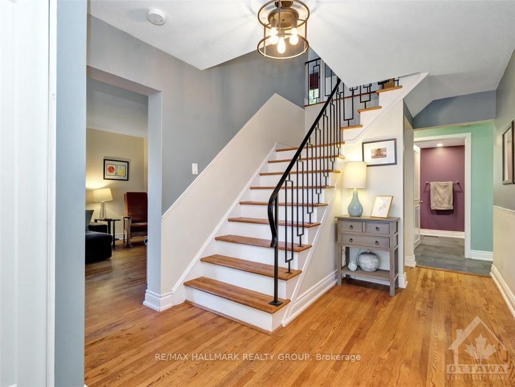 Photo 4 of 571 Duff Crescent, Ottawa, Beacon Hill North — HOMEH
