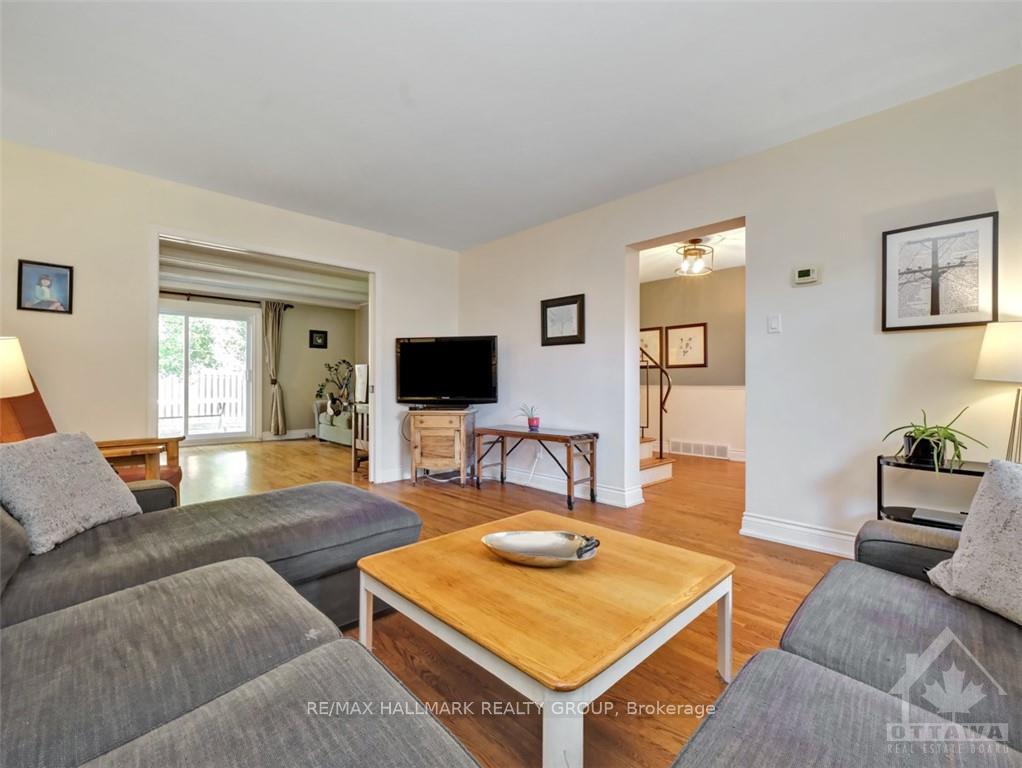 Photo 7 of 571 Duff Crescent, Ottawa, Beacon Hill North — HOMEH
