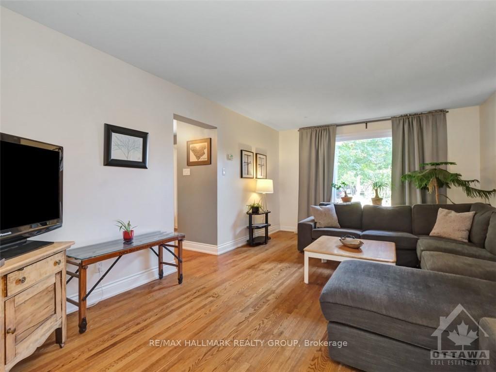 Photo 6 of 571 Duff Crescent, Ottawa, Beacon Hill North — HOMEH