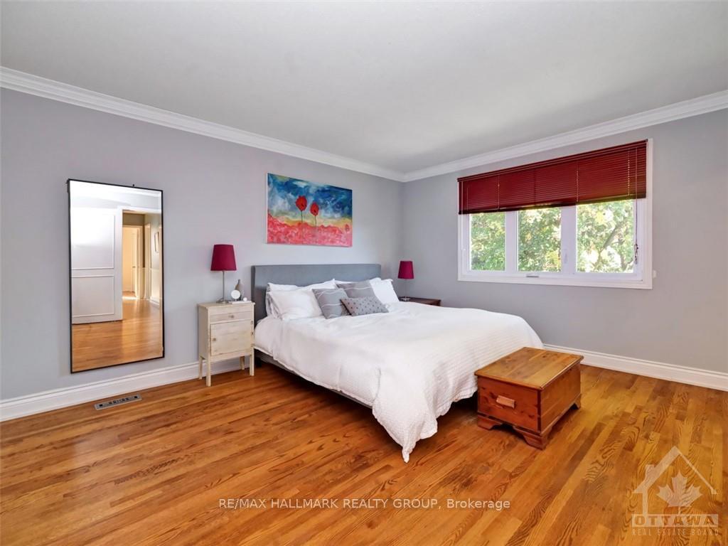 Photo 18 of 571 Duff Crescent, Ottawa, Beacon Hill North — HOMEH