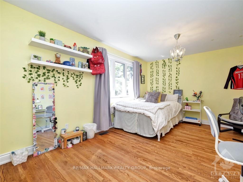 Photo 20 of 571 Duff Crescent, Ottawa, Beacon Hill North — HOMEH
