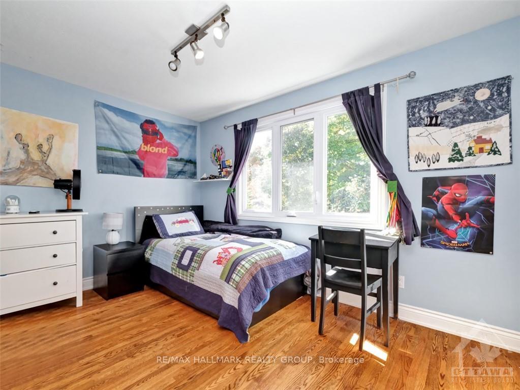Photo 23 of 571 Duff Crescent, Ottawa, Beacon Hill North — HOMEH