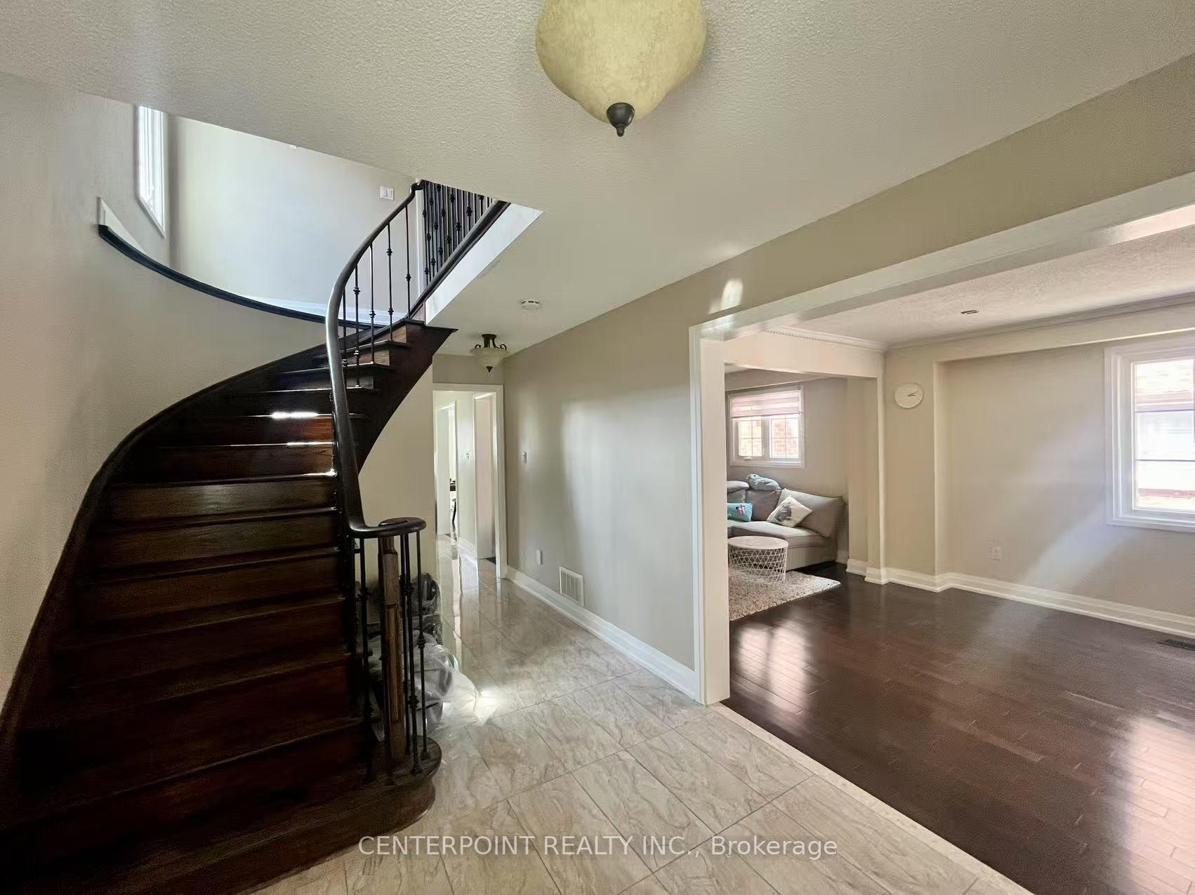Photo 2 of 212 Tall Grass Trail, Vaughan, East Woodbridge — HOMEH