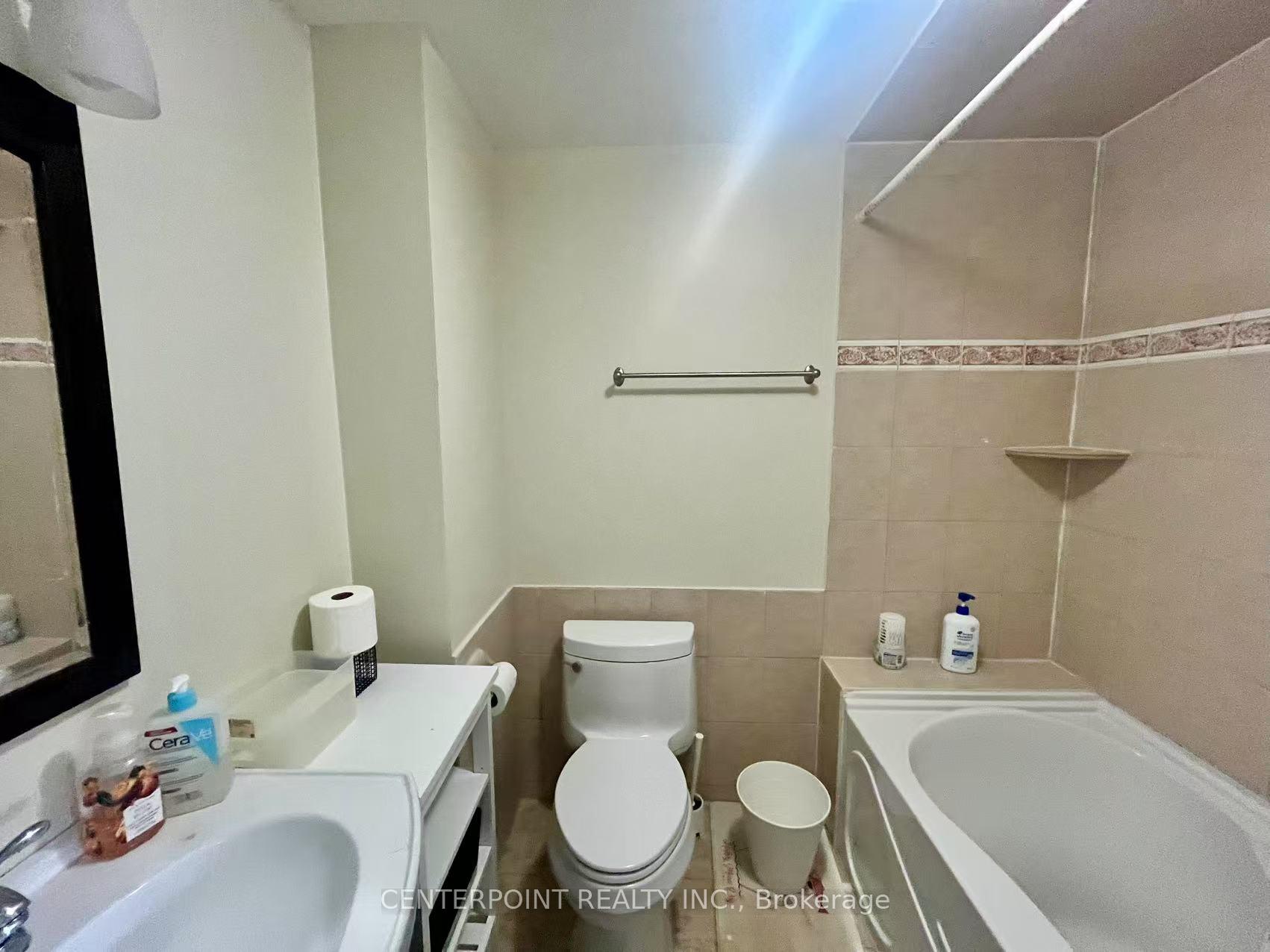 Photo 12 of 212 Tall Grass Trail, Vaughan, East Woodbridge — HOMEH