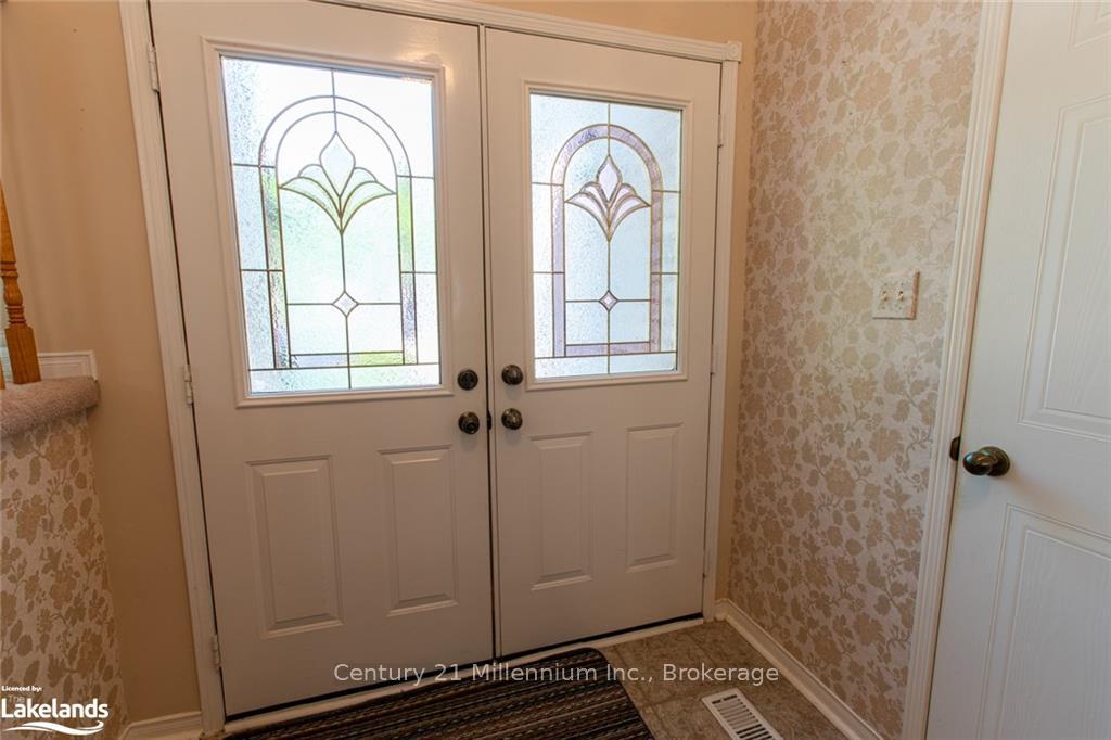 Photo 2 of 121 Fernbrook Drive, Wasaga Beach — HOMEH