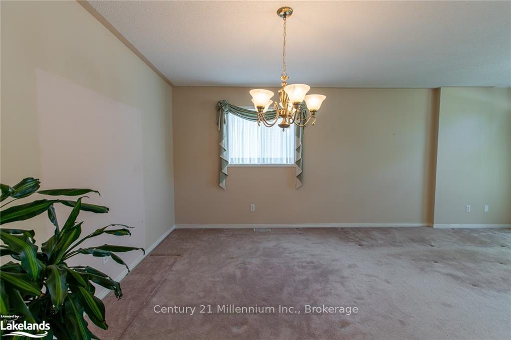 Photo 7 of 121 Fernbrook Drive, Wasaga Beach — HOMEH