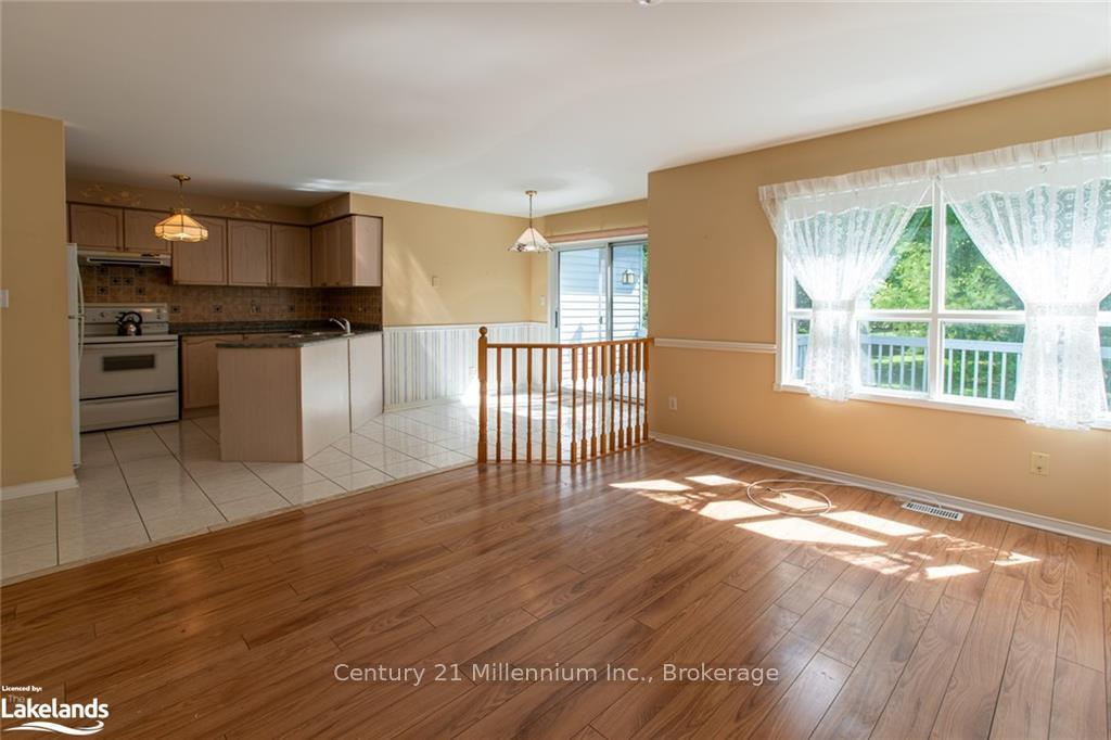 Photo 10 of 121 Fernbrook Drive, Wasaga Beach — HOMEH