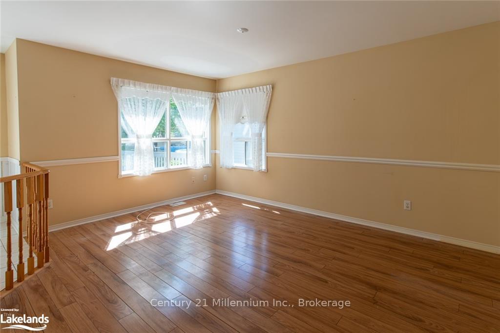 Photo 12 of 121 Fernbrook Drive, Wasaga Beach — HOMEH