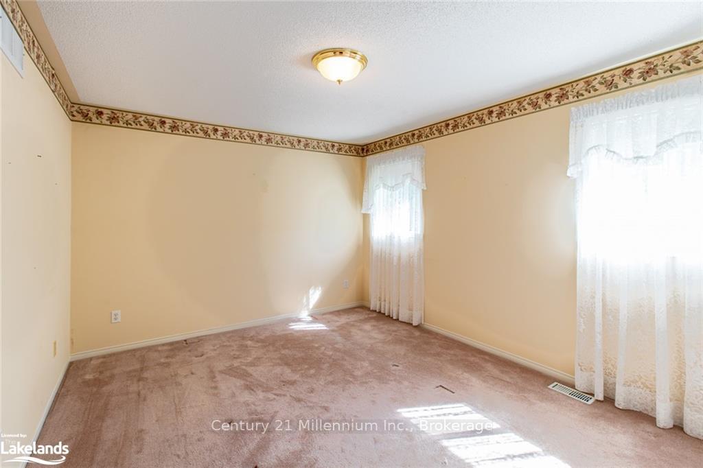 Photo 17 of 121 Fernbrook Drive, Wasaga Beach — HOMEH