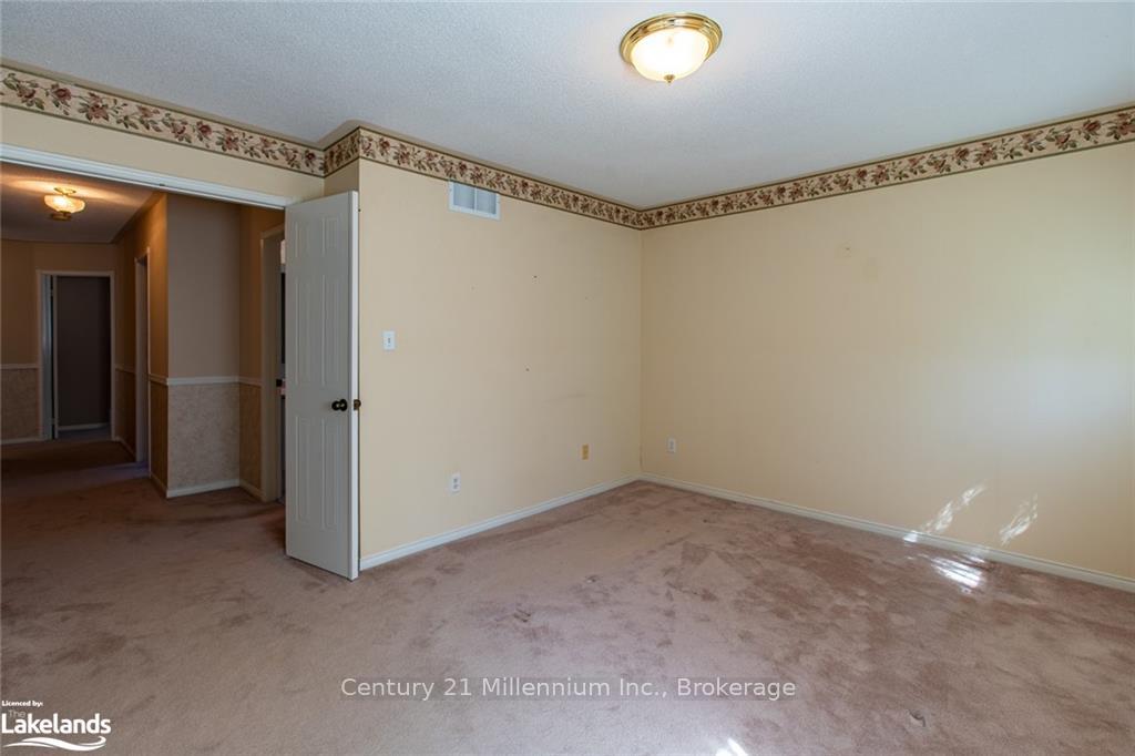 Photo 19 of 121 Fernbrook Drive, Wasaga Beach — HOMEH