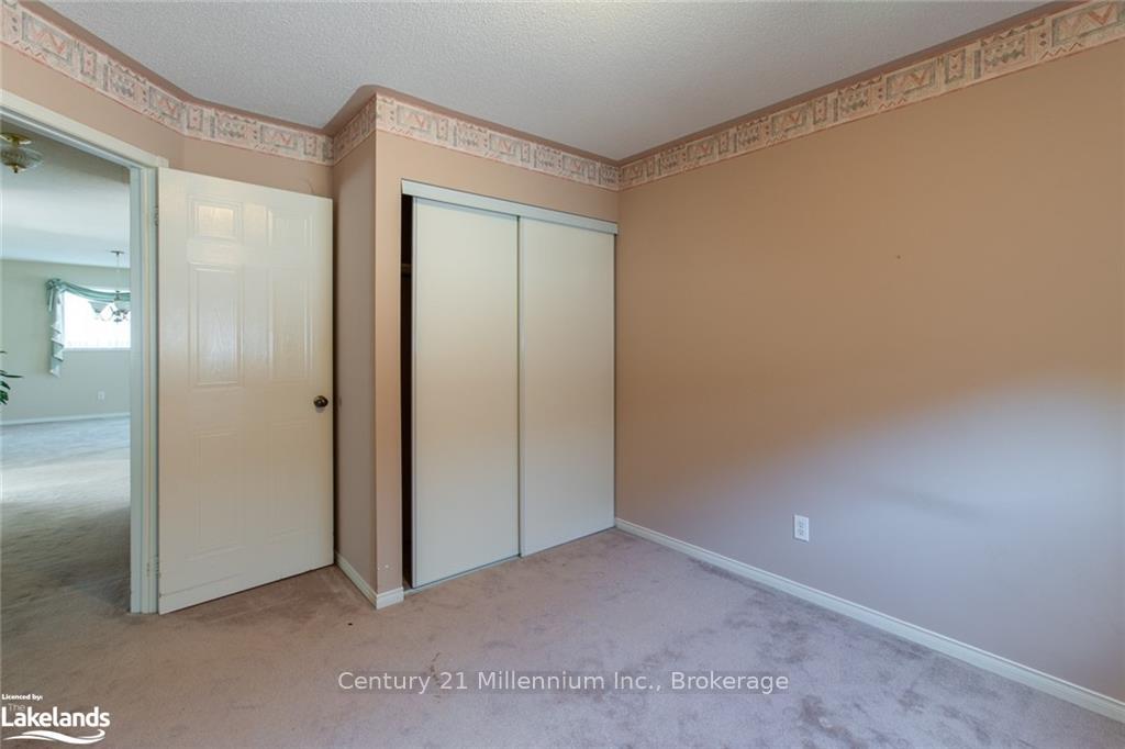 Photo 20 of 121 Fernbrook Drive, Wasaga Beach — HOMEH