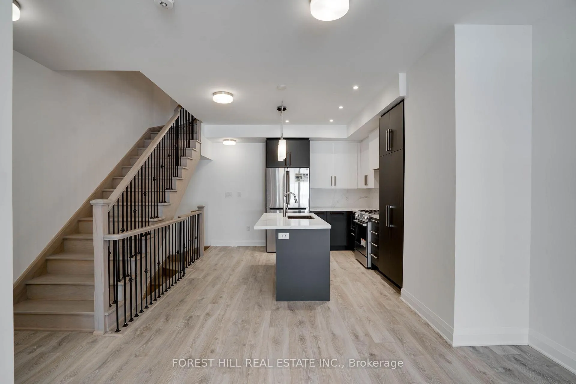 Photo 5 of 16 Chesley Street, Vaughan, Uplands — HOMEH