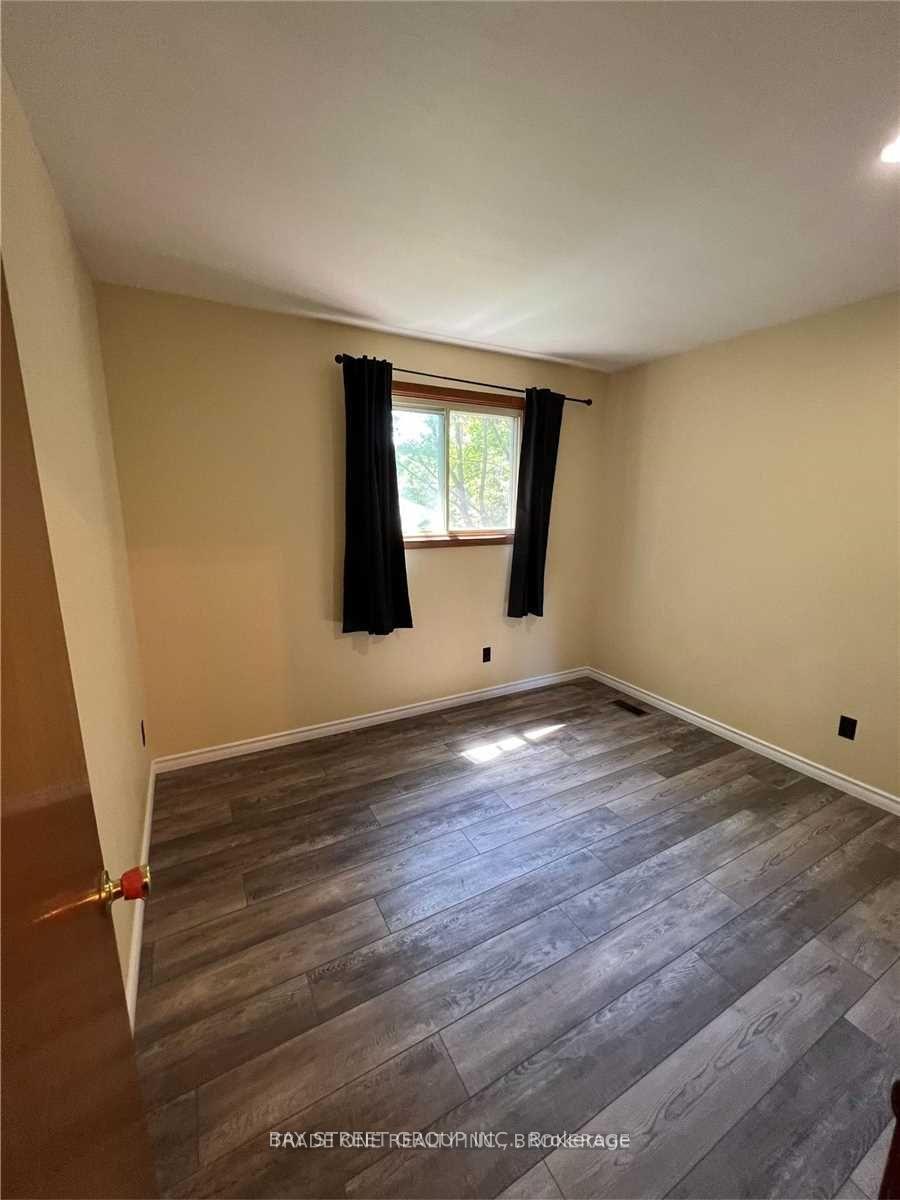 Photo 3 of 43 Cardill Crescent, Waterloo — HOMEH